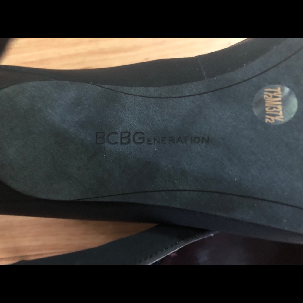 NWOB BCBGeneration Heidi Pointed Toe Pumps - Picture 5 of 5